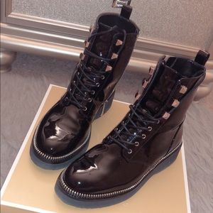 Combat style boots